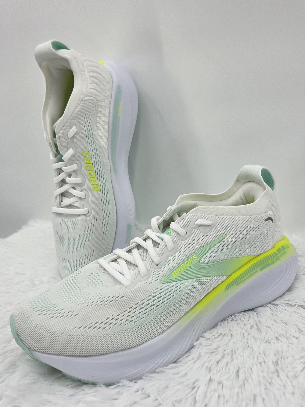 Brooks Adrenaline GTS 25 Women’s US 9.5 White Green Running Shoes New No Box